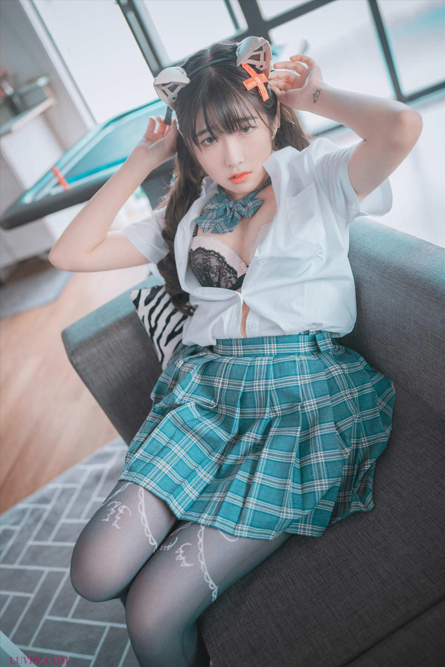 038