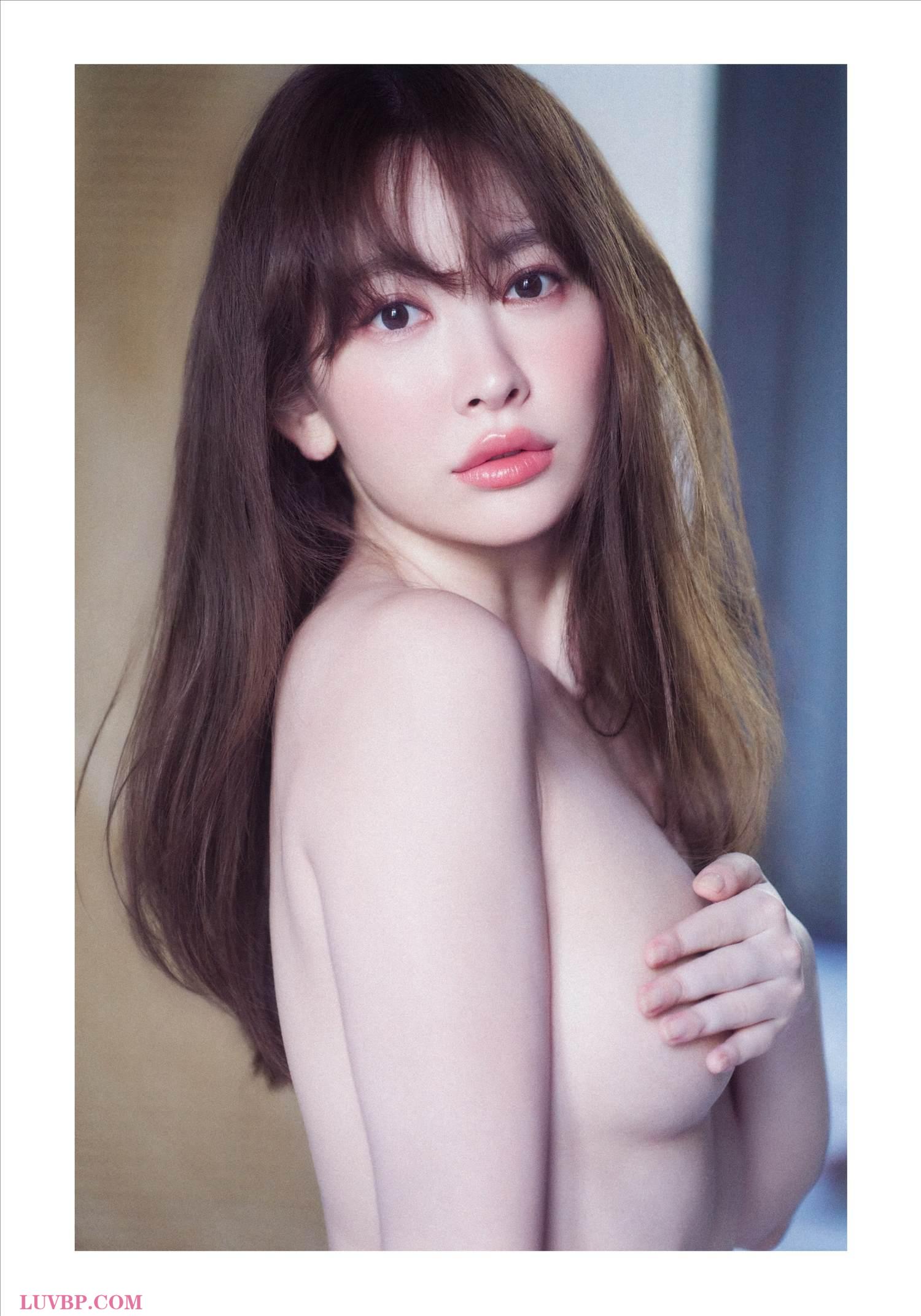 1 (32)