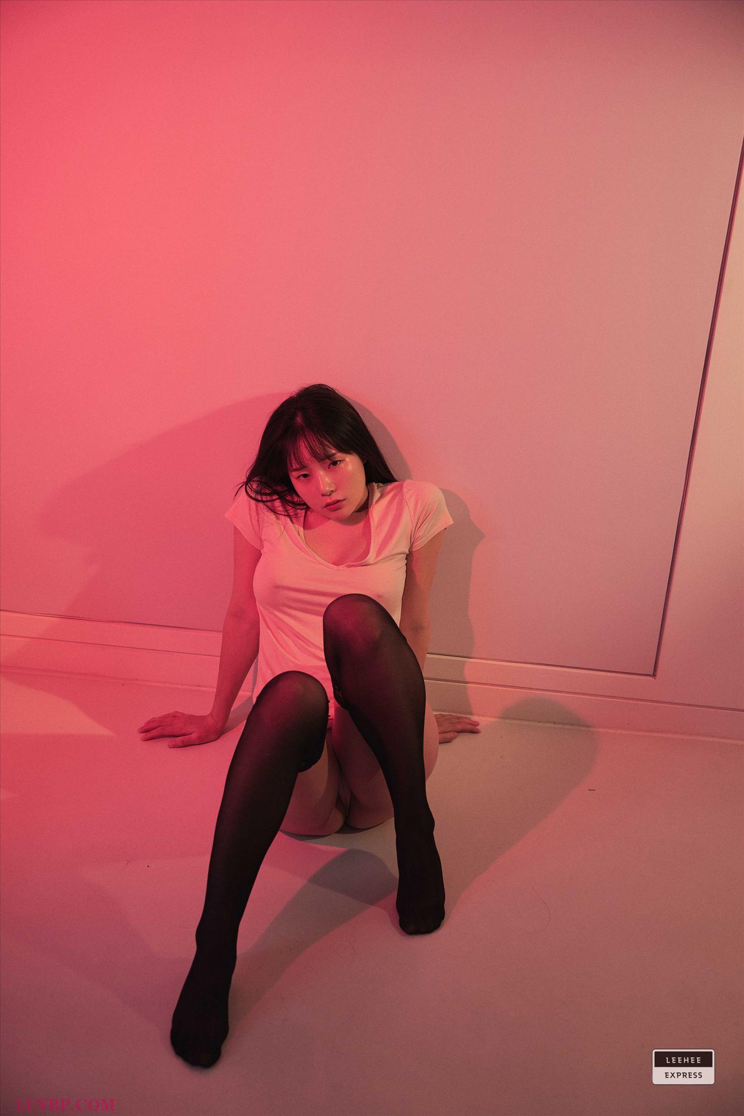 043
