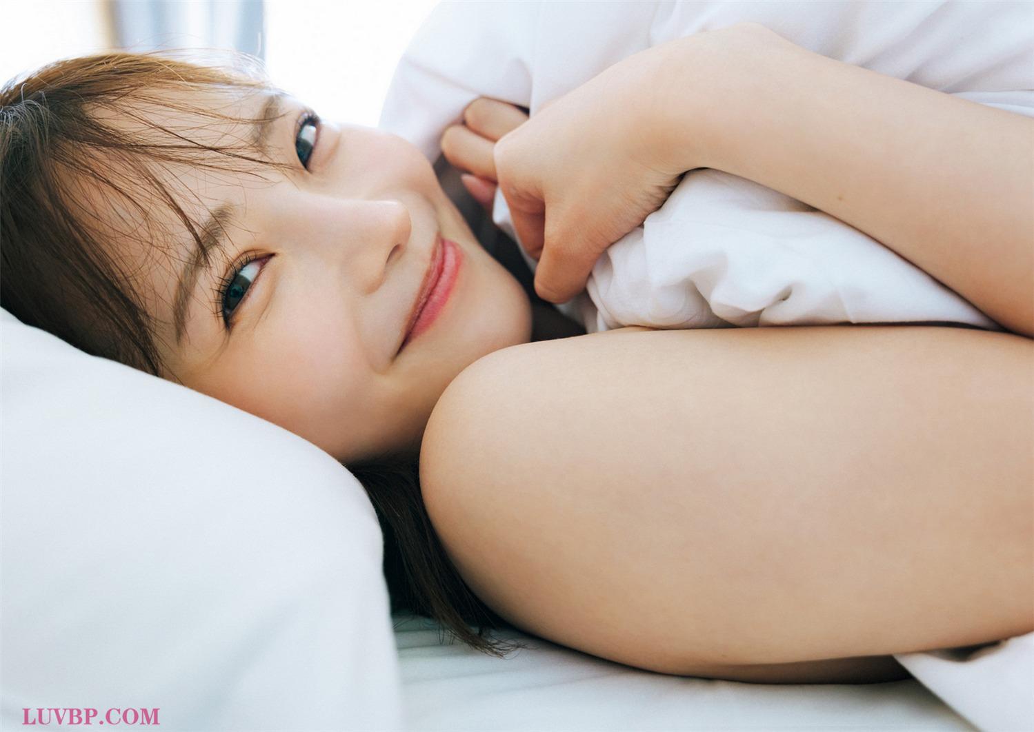 新谷姫加ファースト写真集 「ひめかわいい。」
