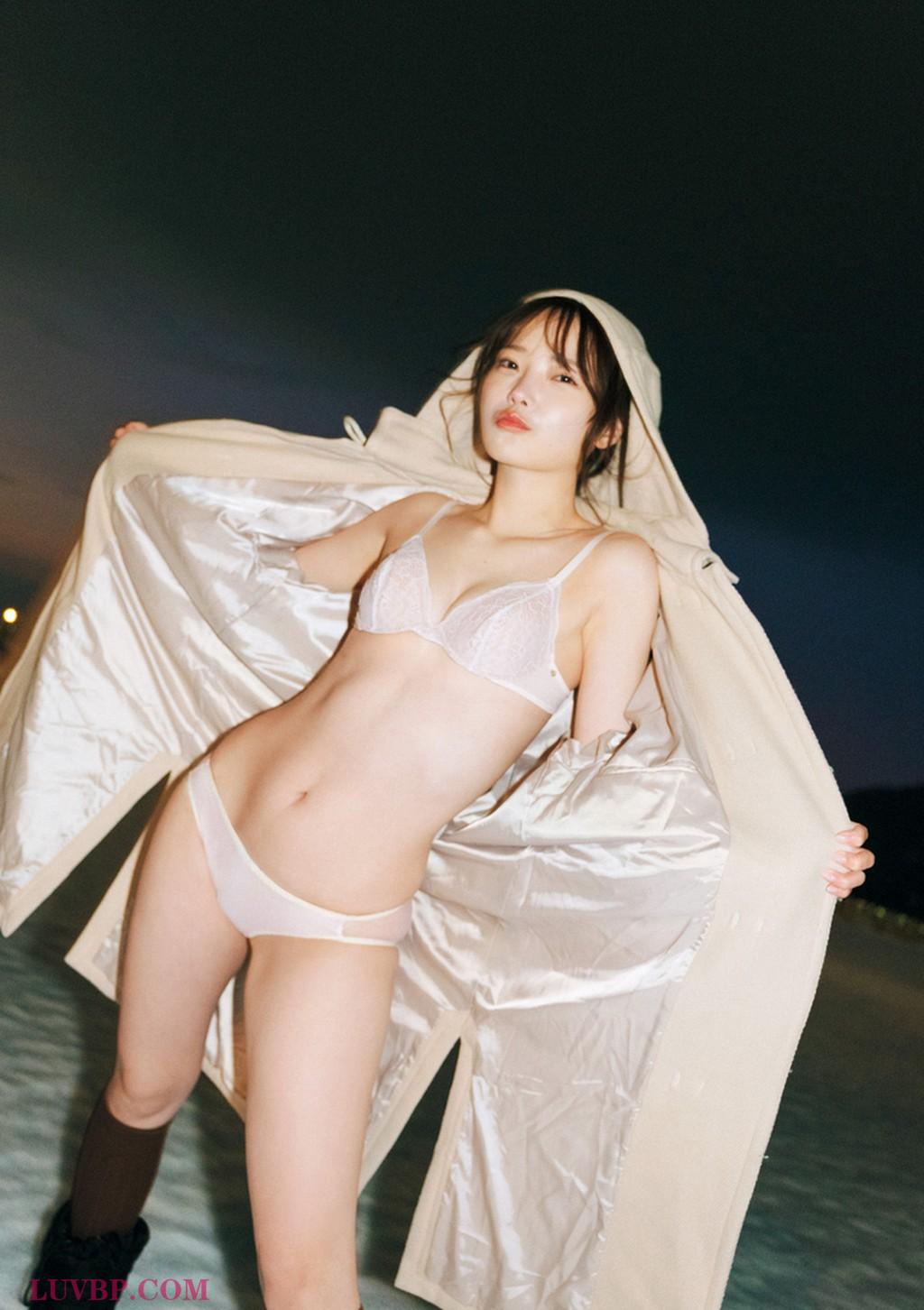 新谷姫加ファースト写真集 「ひめかわいい。」