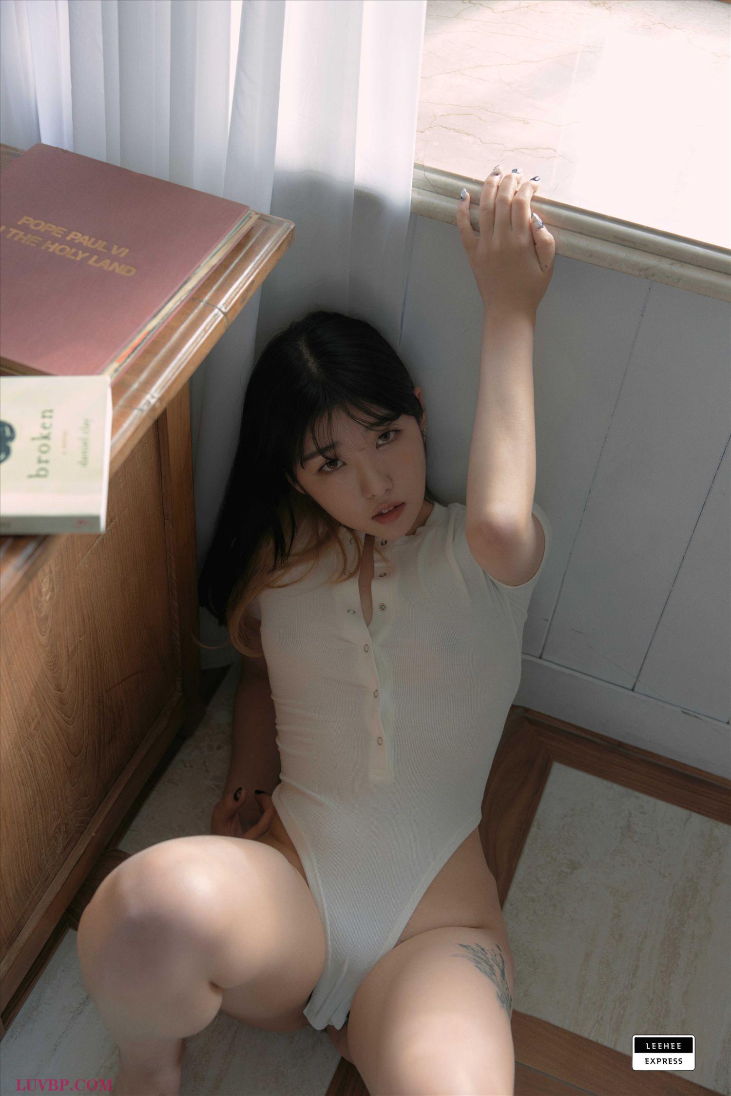 042