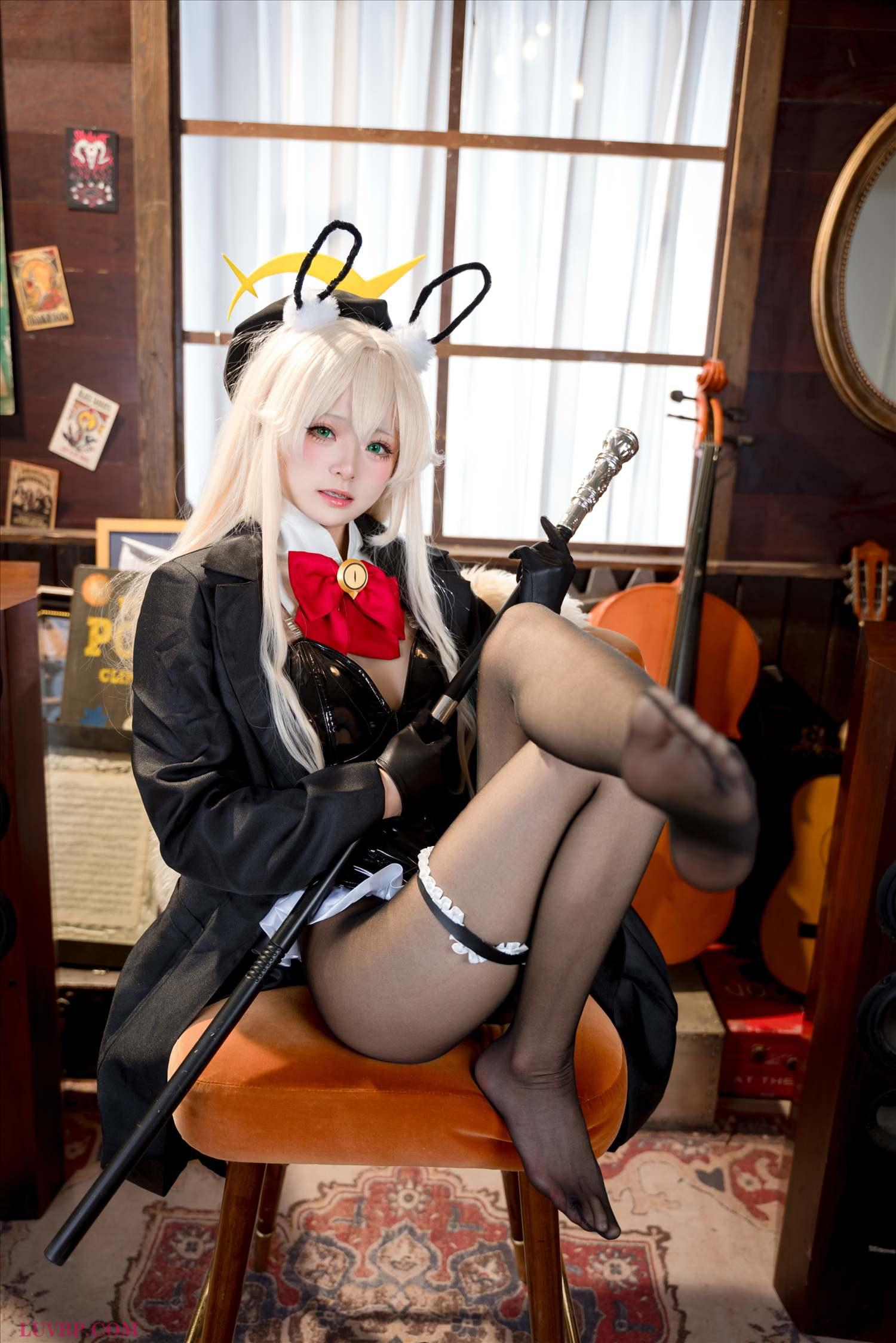 025