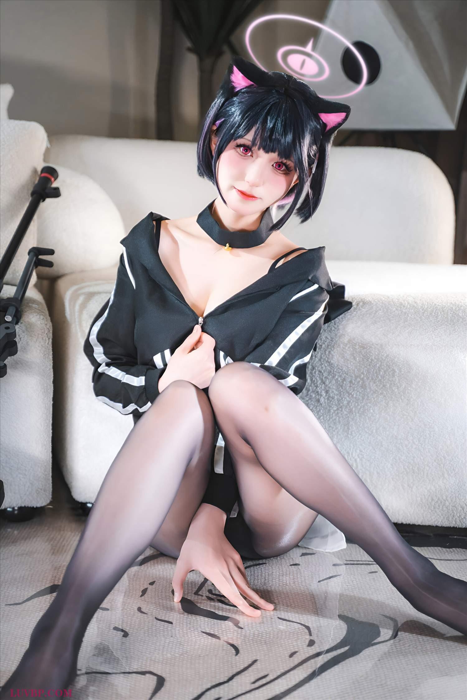 034