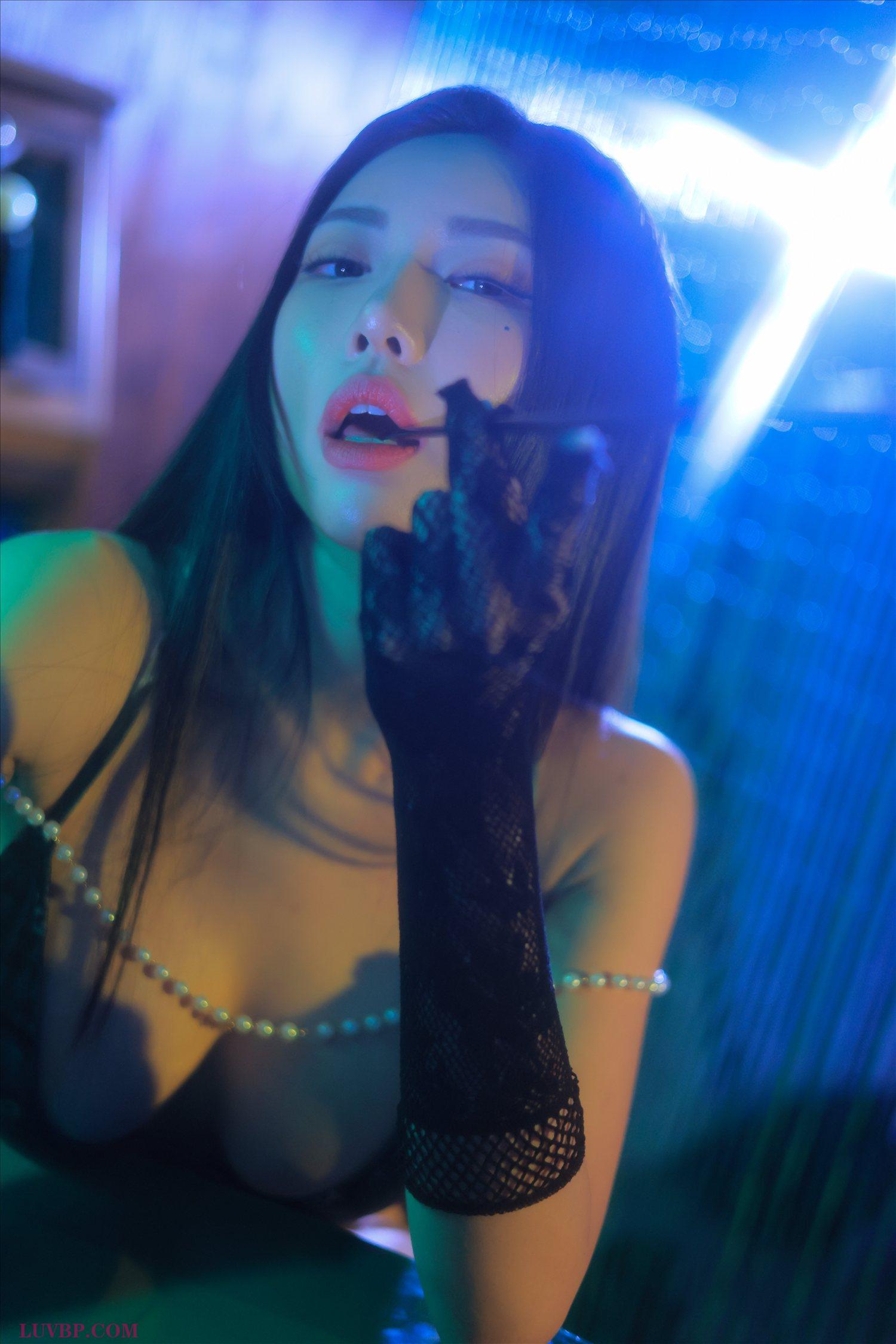 1 (3)
