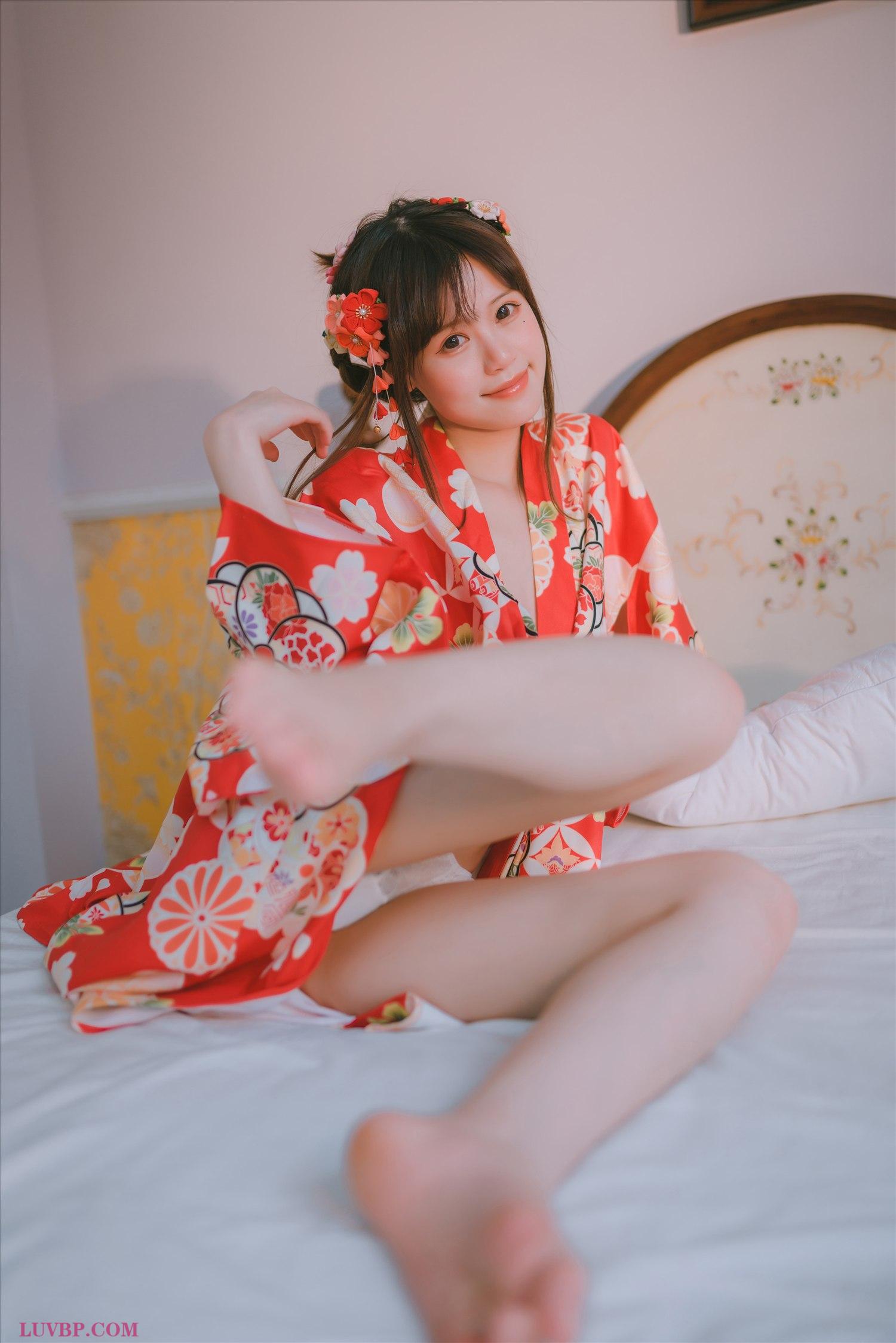 042