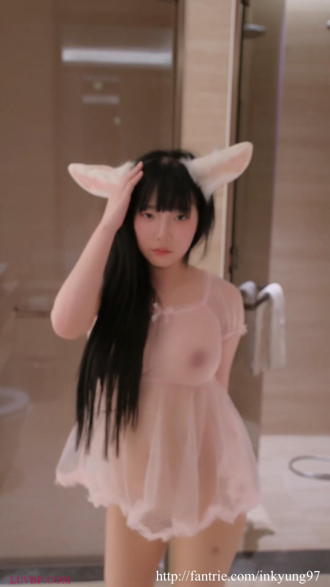 1 (18)