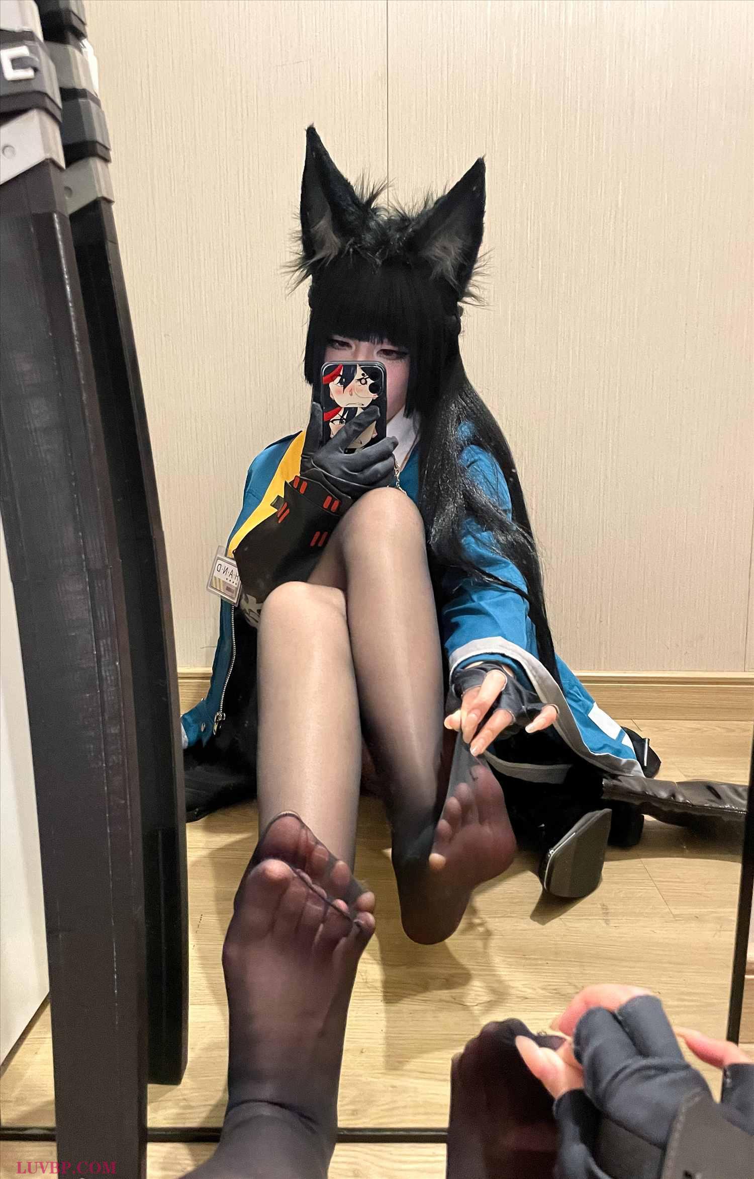 p (8)