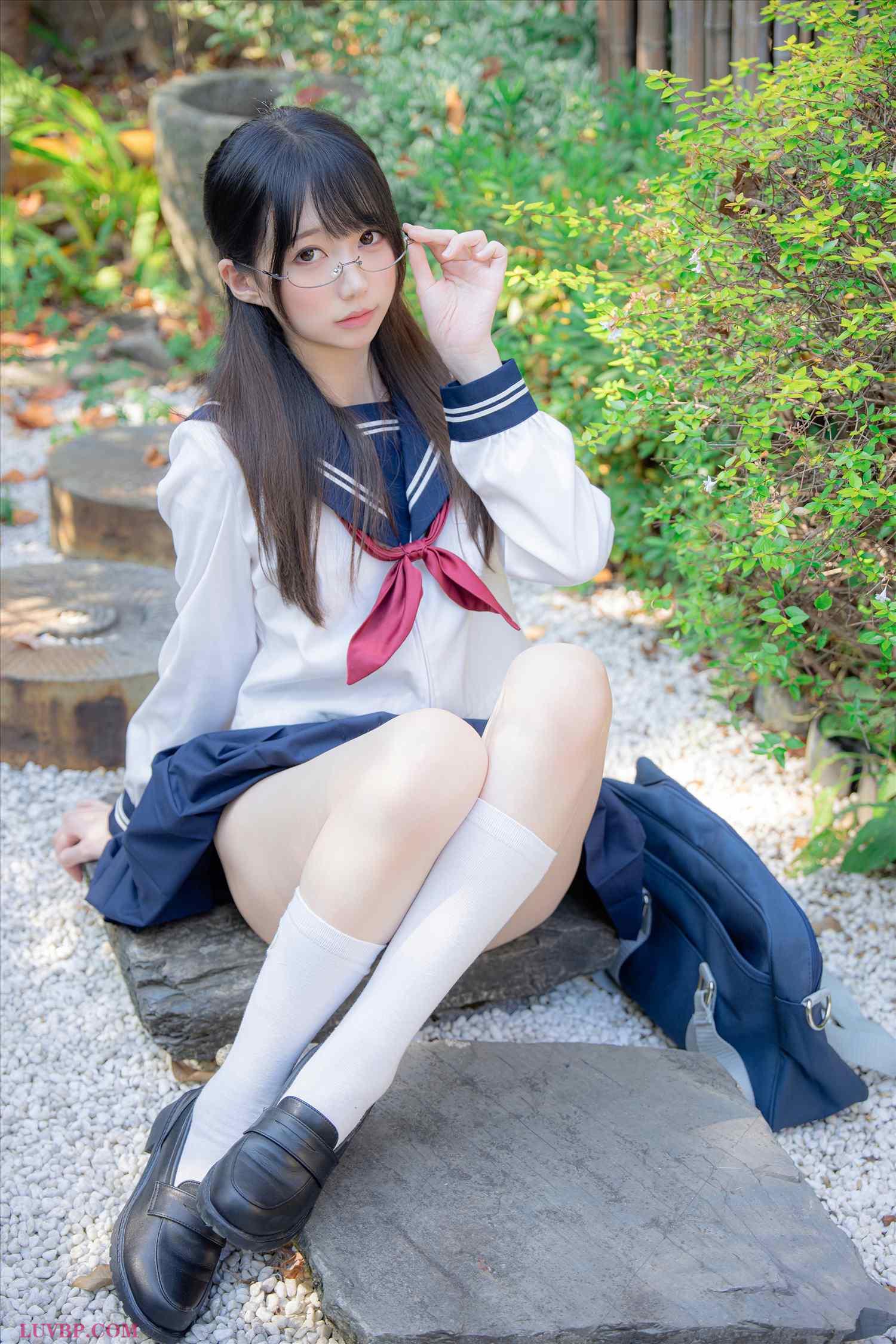 1 (22)