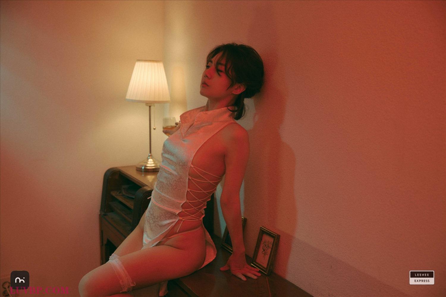 043