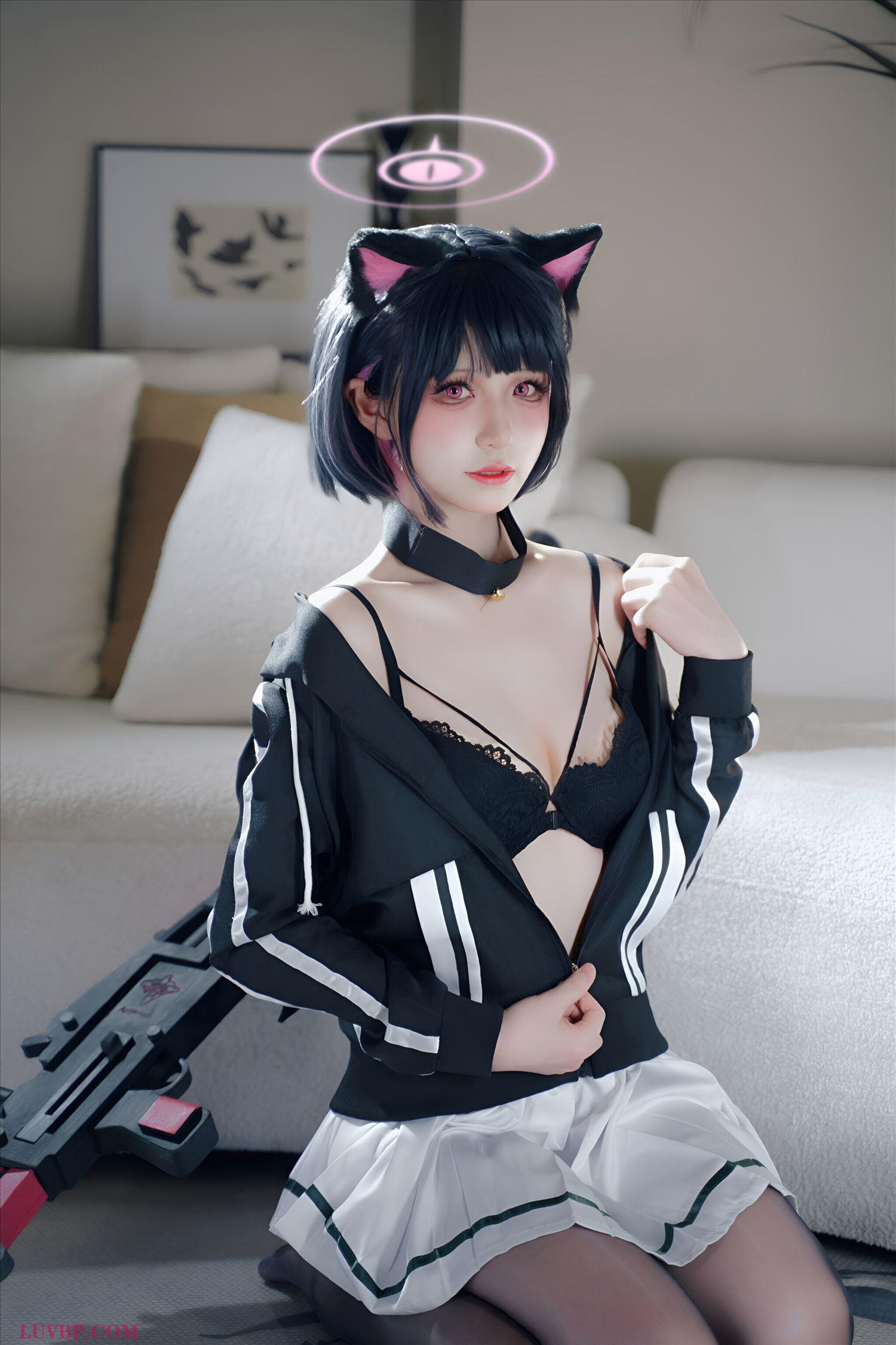 033